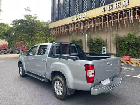 Isuzu RE-MAX