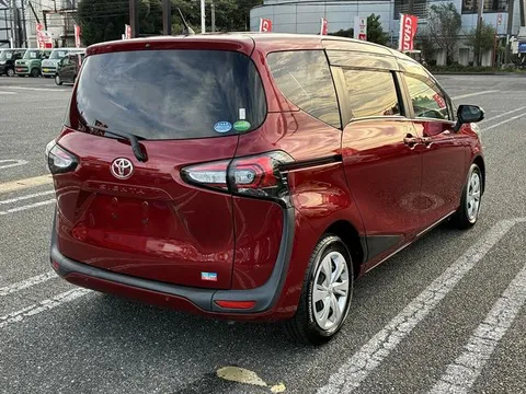 Toyota Sienta