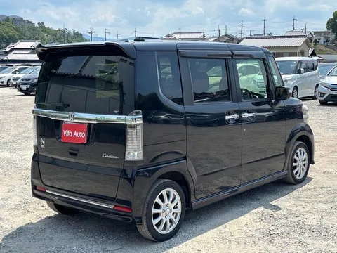 Honda N-BOX Custom