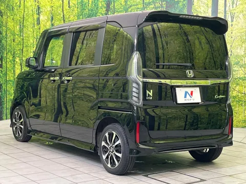 Honda N-BOX Custom