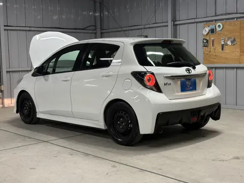 Toyota Yaris (Vitz)