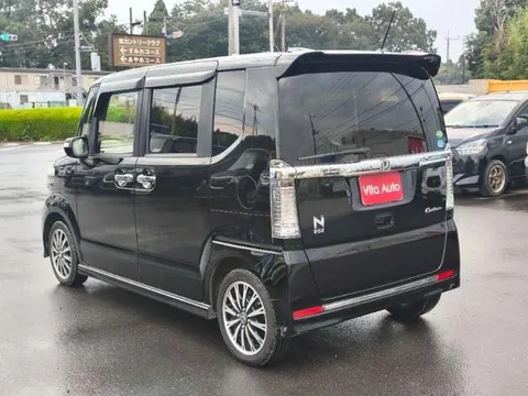 Honda N-BOX Custom