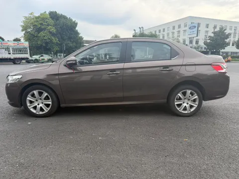 Peugeot 301