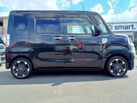 Toyota Pixis Mega