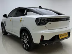 Lynk & Co 05