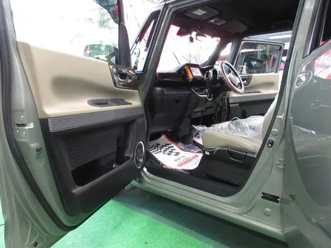Honda N-BOX Slash