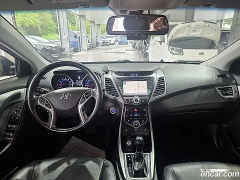 Hyundai Elantra (Avante)