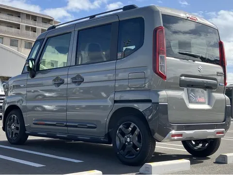 Suzuki Spacia Gear