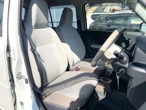 Daihatsu Mira Tocot