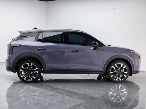 Lynk & Co 06