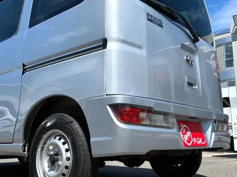Toyota Pixis Van