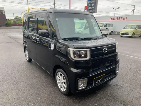 Toyota Pixis Mega