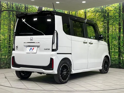 Honda N-BOX Custom