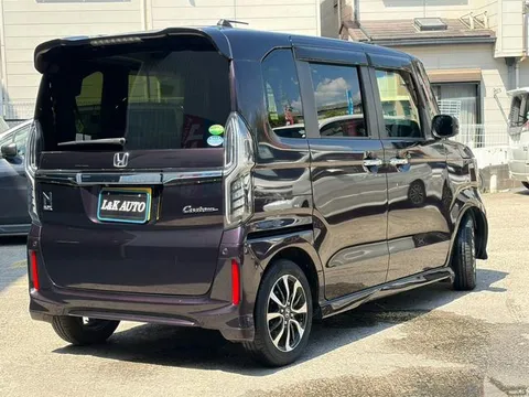 Honda N-BOX Custom