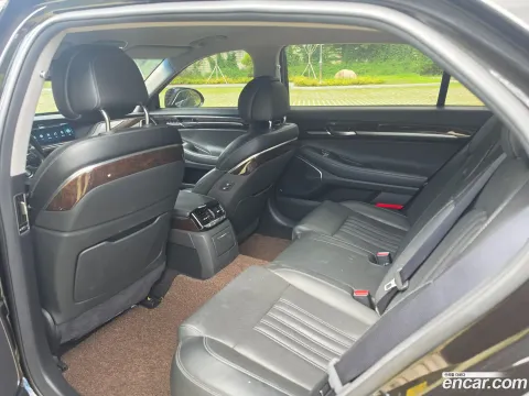 Genesis G90 (EQ900)