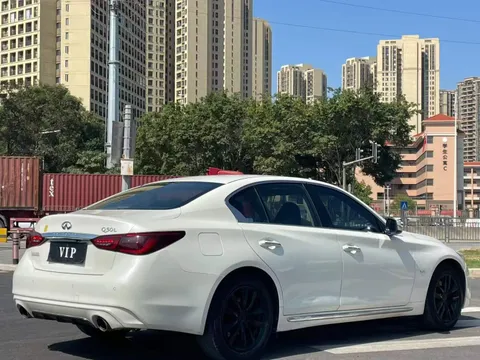 Infiniti Q50L