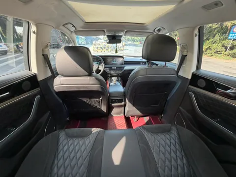Hongqi HS5