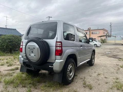 Nissan KIX