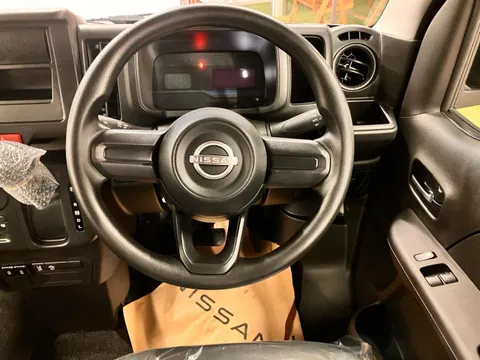 Nissan Clipper Van