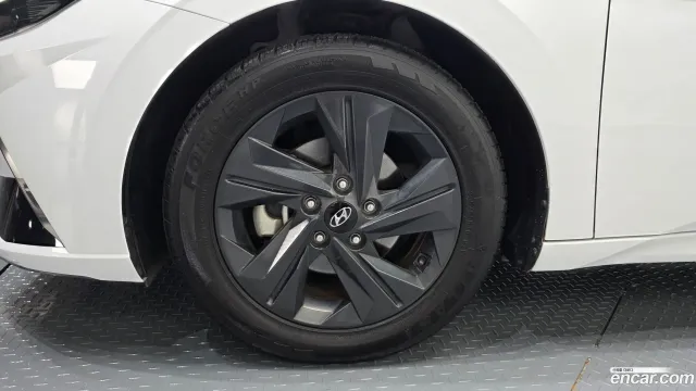 Hyundai Elantra (Avante)