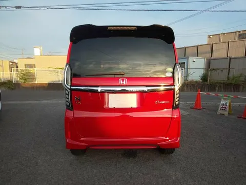 Honda N-BOX Custom