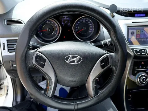 Hyundai Elantra (Avante)