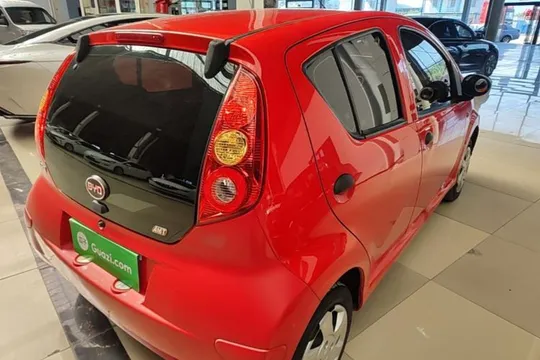BYD F0