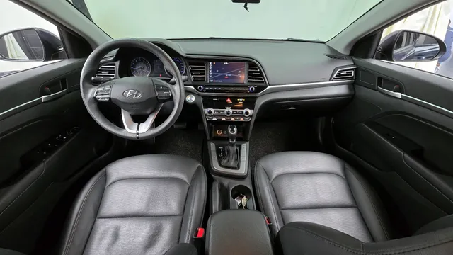 Hyundai Elantra (Avante)