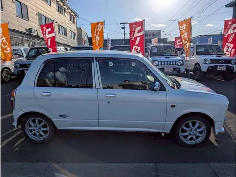 Daihatsu Mira Gino