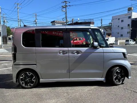 Honda N-BOX Custom