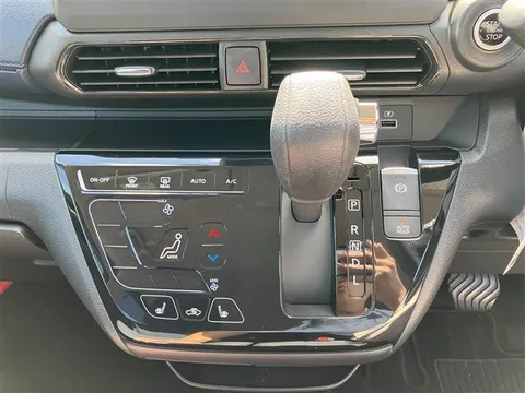 Mitsubishi eK X