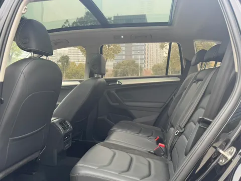 Volkswagen Tiguan L