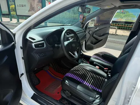 Hyundai Reina