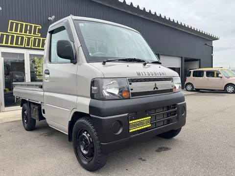Mitsubishi Minicab Truck