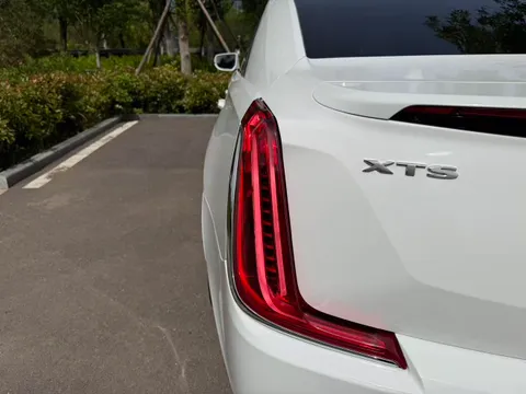 Cadillac XTS