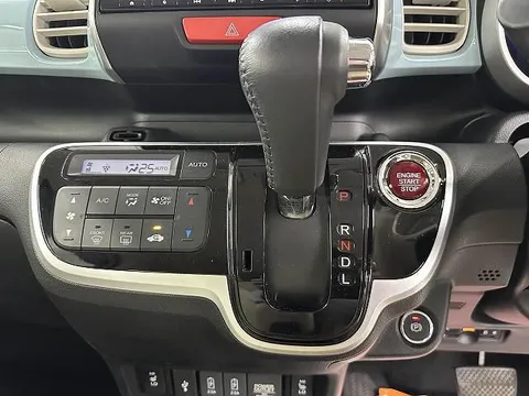 Honda N-BOX Slash