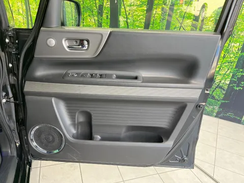 Honda N-BOX Slash