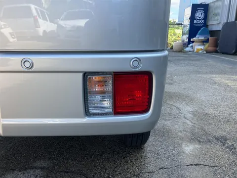 Nissan Clipper Van