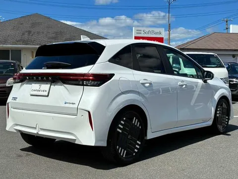Nissan Note Aura