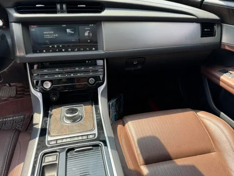 Jaguar XFL