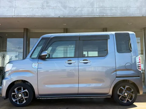 Toyota Pixis Mega