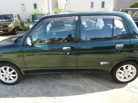 Daihatsu Mira Gino