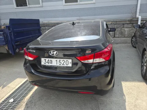 Hyundai Elantra (Avante)