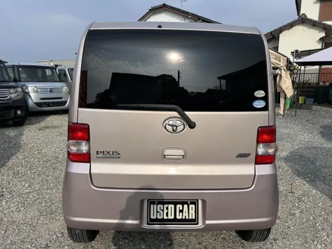 Toyota Pixis Space