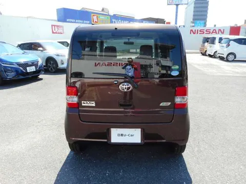Toyota Pixis Space