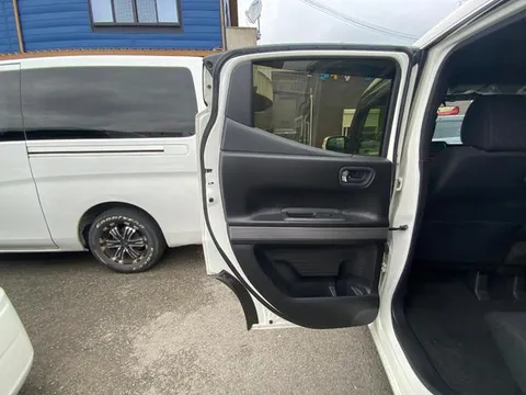 Honda N-BOX Slash
