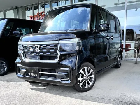 Honda N-BOX Custom