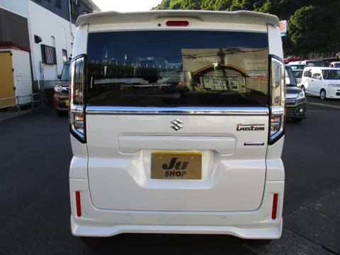 Suzuki Spacia Custom