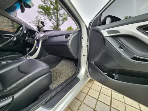 Hyundai Elantra (Avante)