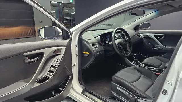 Hyundai Elantra (Avante)